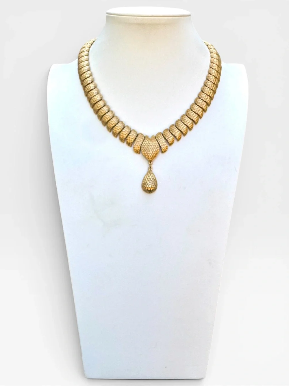 MONET 1960s Vintage Shanji Textured Teardrop Pendant Statement Necklace